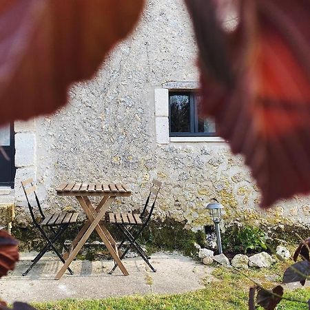 L'Anne xe, studio dans ferme rénovée Valeuil Esterno foto