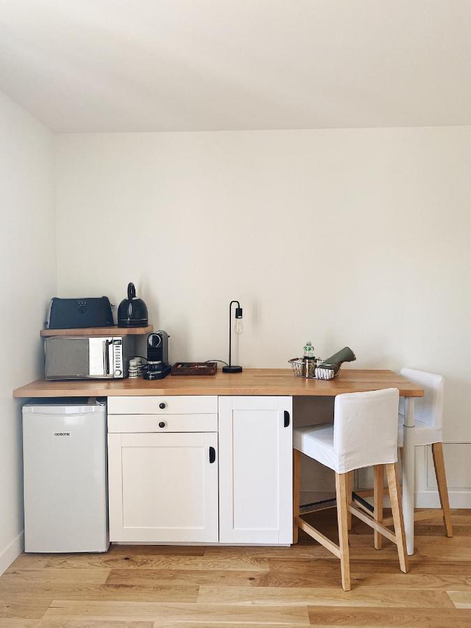 L'Anne xe, studio dans ferme rénovée Valeuil Esterno foto